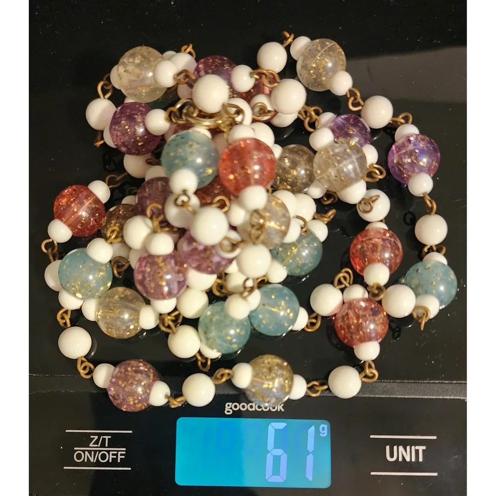 VTG Flapper Multi Color Confetti Resin Bead  Necklace White Gold Tone 52 Inch